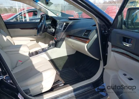 2013 Subaru Legacy 2.5I Limited z USA, uszkodzony, nr VIN 4S3BMBK69D3042035